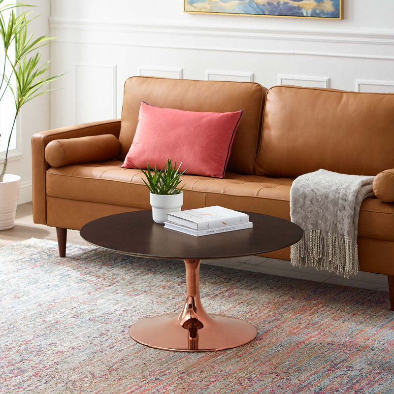 Table basse ronde en marbre artificiel Lippa, Rose, Bois naturel, Noyer cerise