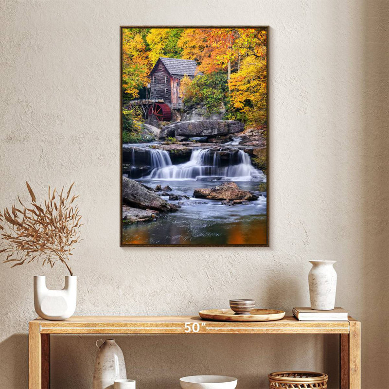 Glade Creek Mill à l'automne, 25 po x 37 po, Cadre flottant noyer