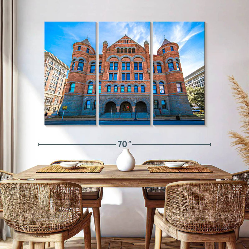 Édifice Dealey Plaza, H 42 po x l 65 po