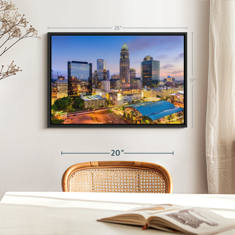 «Charlotte Canvas Print», H 17 po x l 25 po