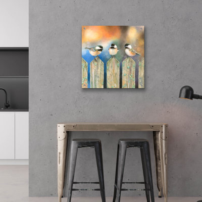 «Sitting On The Fence» par Marvindale, art mural en verre acrylique, 24 po x 24 po