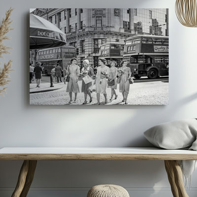 Reproduction d'art rétro vintage sur toile représentant des bus et des femmes sur toile pour le salon, la chambre à coucher, le bureau, le couloir, le vestibule, le mur de la galerie et la décoration moderne