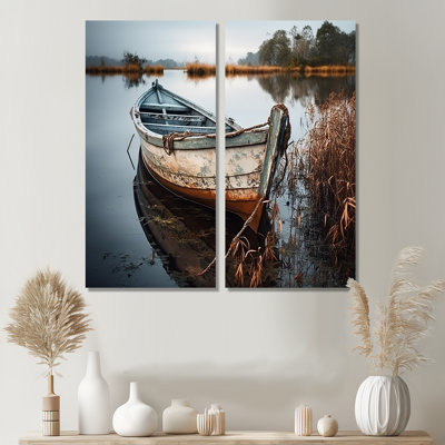 «Coastal Boat Charm In Autumn» - art mural nautique gris
