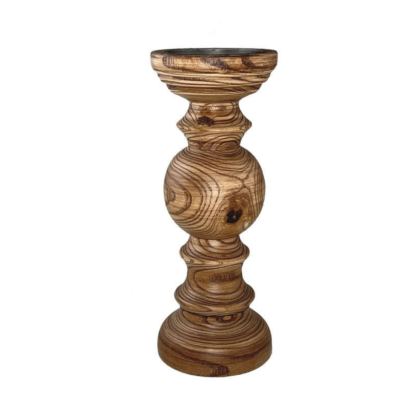 Porte-bougie en bois orné