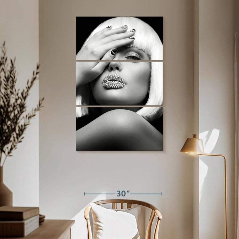 Senne Diamond Lips, 65" H x 42" W