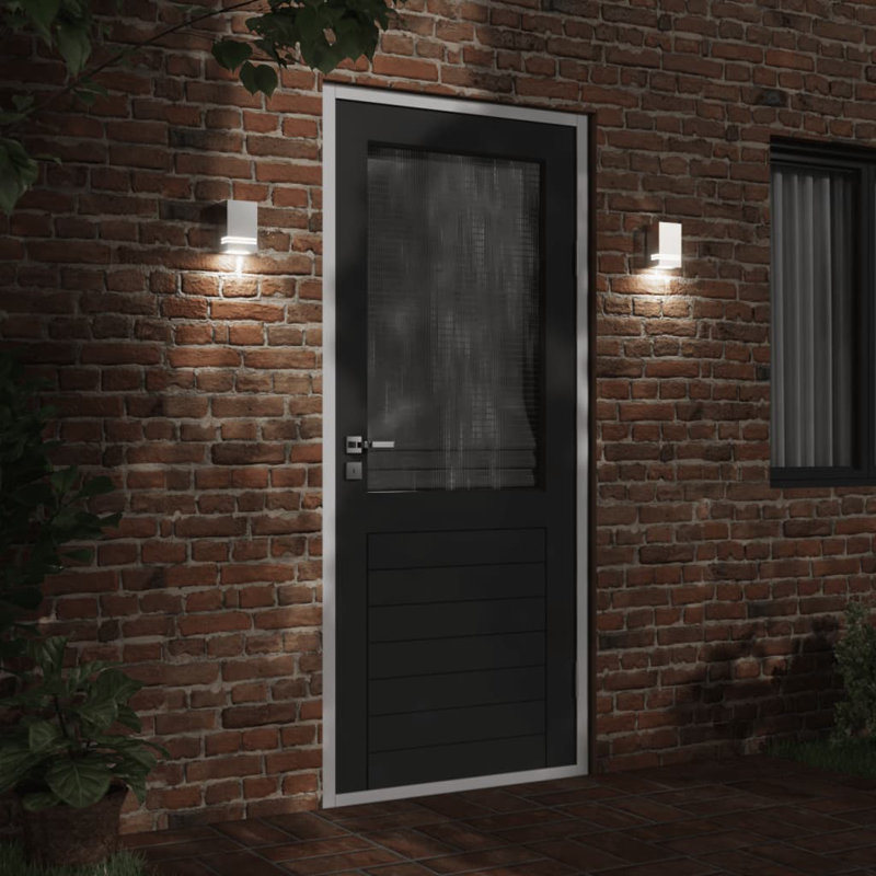 Darri Plug-in 1 Light Outdoor Wall Light, Silver