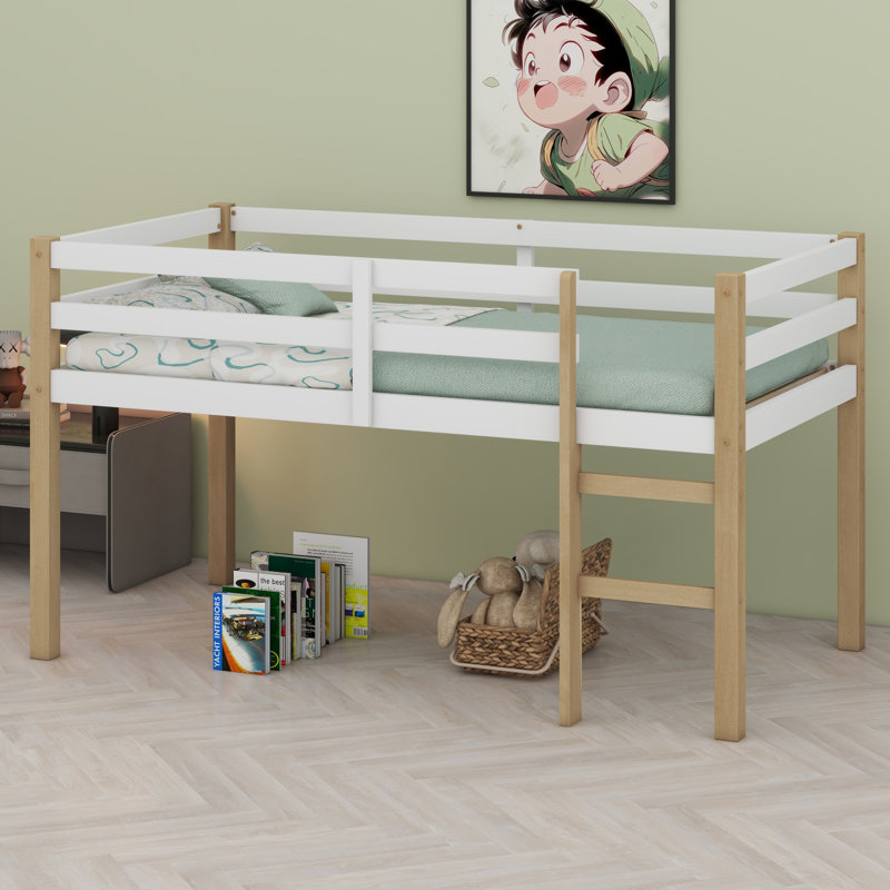 Lit mezzanine en bois avec échelle