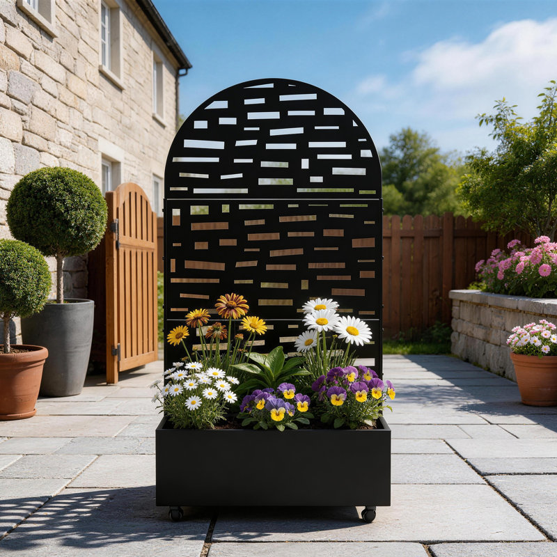 Boîte à fleurs en métal avec treillis et roues Rhett, H 70,8 po x l 35,5 po x P 15,7 po, Noir