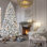 Arbre de Noël avec 300 lumières UL colorées et 27 pommes de pin naturelles, 600 pointes en PVC enneigées