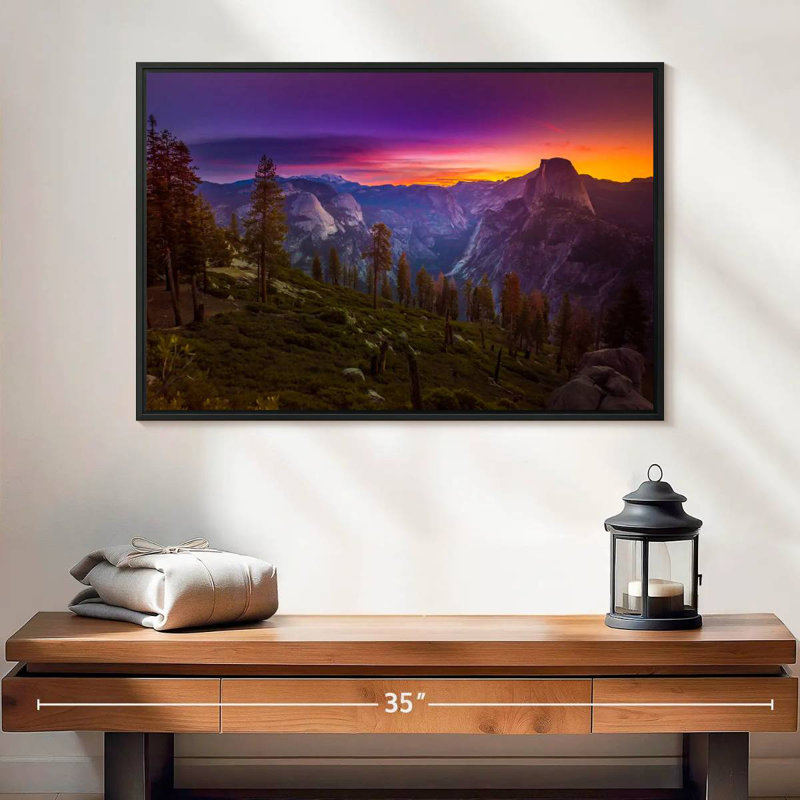 Lever de soleil sur un demi-dôme, 25 po x 17 po, Cadre flottant noir