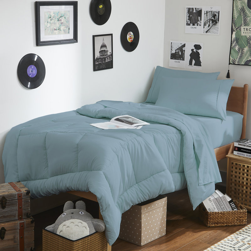 Ensemble de literie pour grand lit simple 7 pièces Campus Ready Dorm, édredon, oreillers et draps, Bleu brumeux