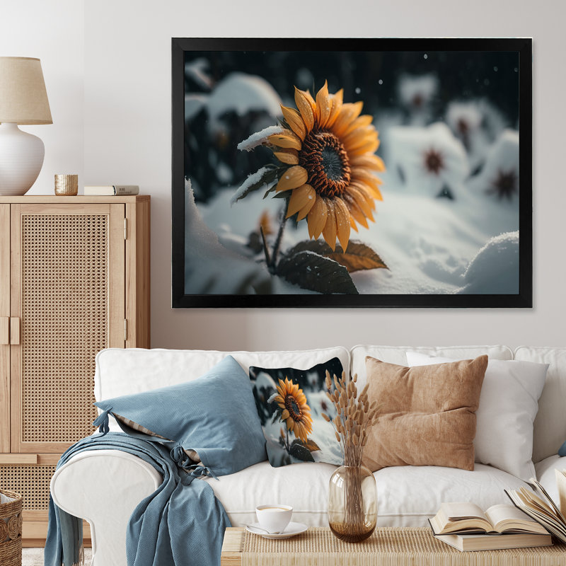 «A Blooming Yellow and Orange Sunflower Winter II», impression sur toile, H 34 po x l 44 po x P 1,5 po, Cadre photo noir