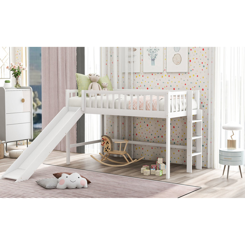 Lit simple mezzanine bas blanc avec glissade pour une chambre amusante - Fabriqué en pin, espace vertical, espace de jeu amovible et amovible en dessous