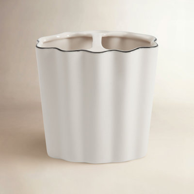 Le Marais Toothbrush Holder