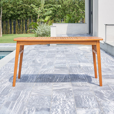 Table de salle à manger en bois
