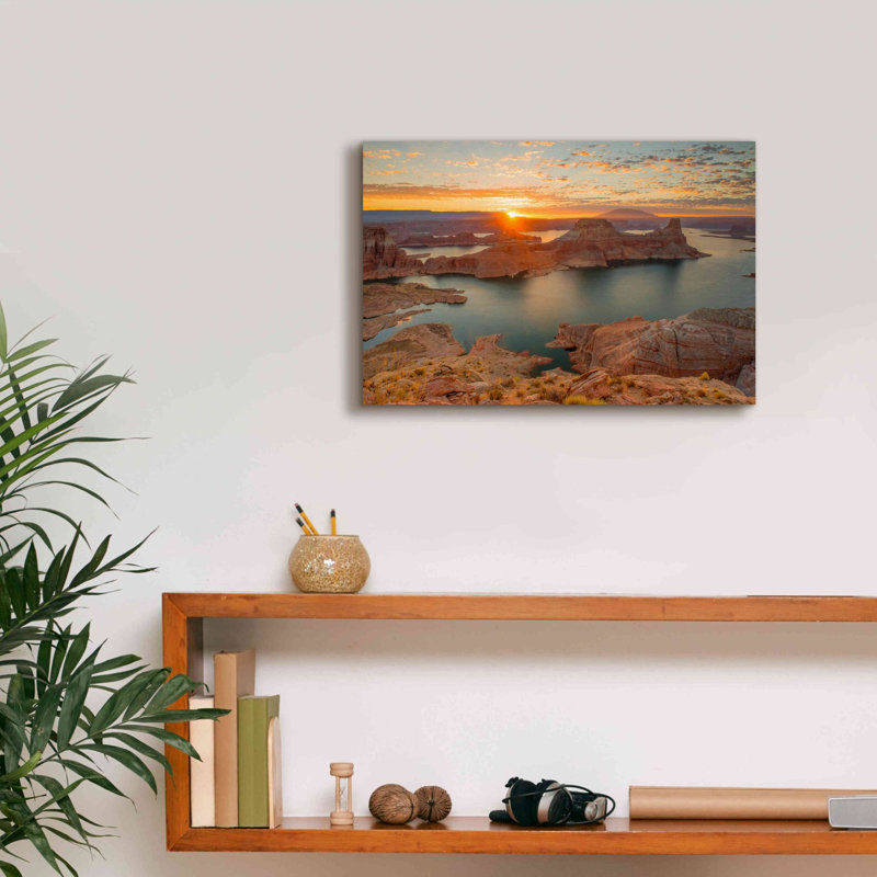 «Gunsight Sunrise» par John Gavrilis, estampe numérique sur toile, H 12 po x l 18 po x P 0,75 po
