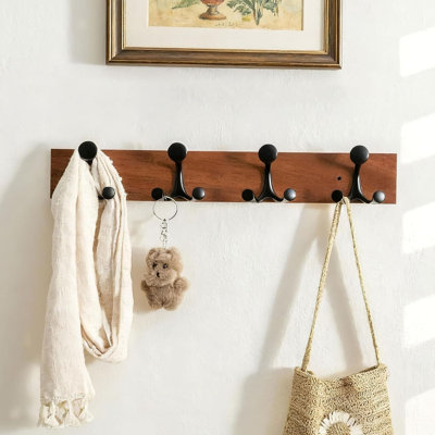 Portemanteau mural en bois avec 4 crochets triples