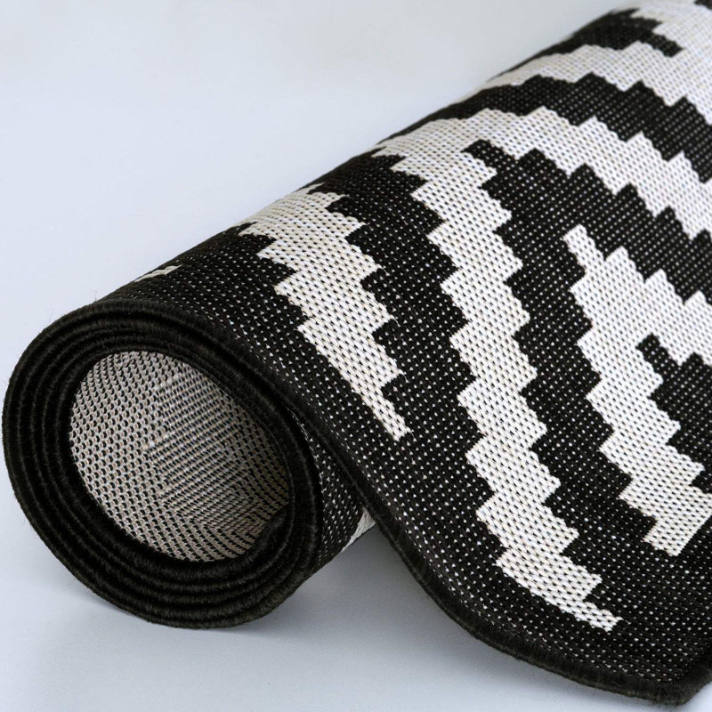 Ecology Collection Geometric Indoor / Outdoor Area Rug, Rectangle 240 x 340 cm
