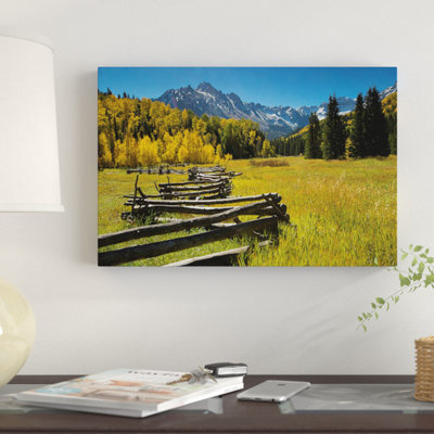 « clôture en bois dans une forêt, cloches de marron, marron creek valley, aspen, pitkin county, colorado, usa », reproduction de photo sur toile