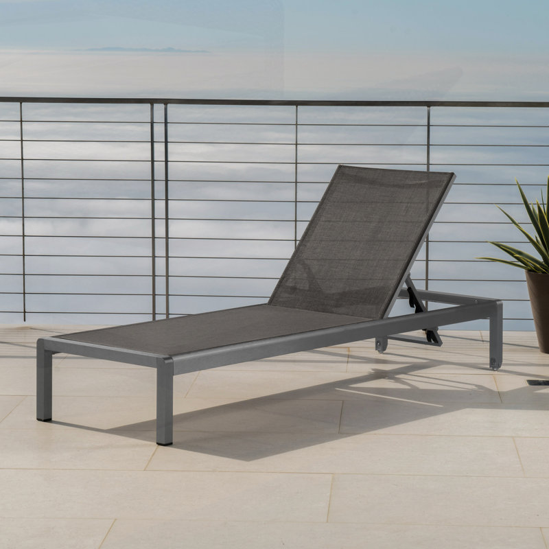 Chaise longue Cape Coral KD grise avec filet respirant et dossier réglable pour un confort extérieur optimal