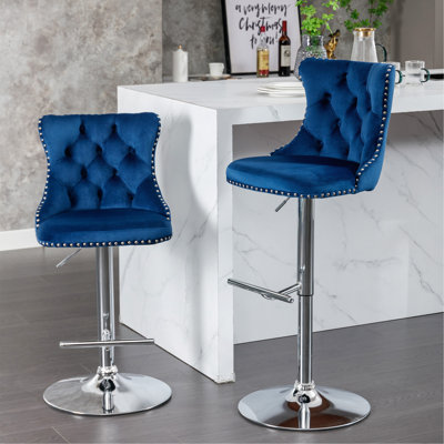 Tabourets de bar pivotants en velours à hauteur réglable de 25 à 33 pouces, tabourets de bar modernes à base chromée avec dossier capitonné confortable pour un pub à domicile et un îlot de cuisine (bleu, ensemble de 2)