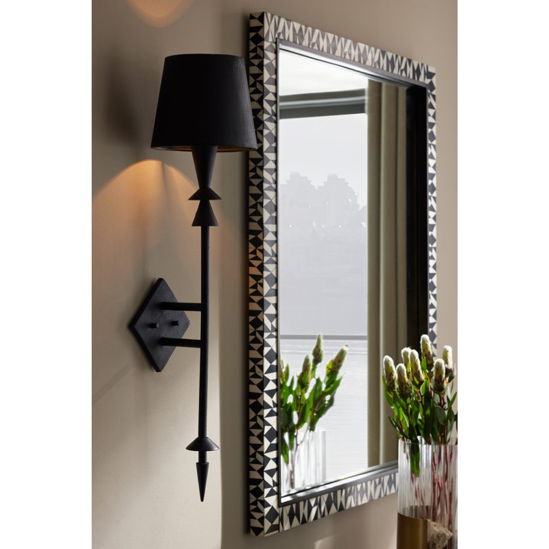 Anton 1 - Light Wallchiere