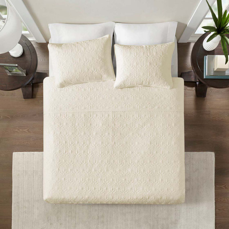 Reversible Set, Twin/Twin XL Quilt + 2 Standard Pillow Shams, Cream