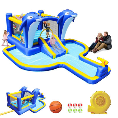 Jeu gonflable extérieur 8 en 1 et parc aquatique avec arroseur, pistolet à eau, panier de basketball et jeux de cible