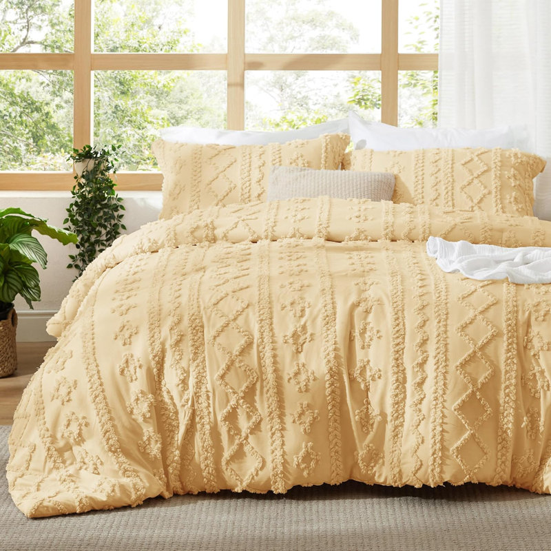 Bedsure Tufted Embroidery All-Season Microfiber Comforter Set, King Comforter + 2 King Shams, Yellow