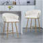 Tabouret de bar 26 po à hauteur de comptoir en velours pour îlot de cuisine avec dossier ondulé à la main, base chromée dorée et repose-pieds (BEIGE)-845653446