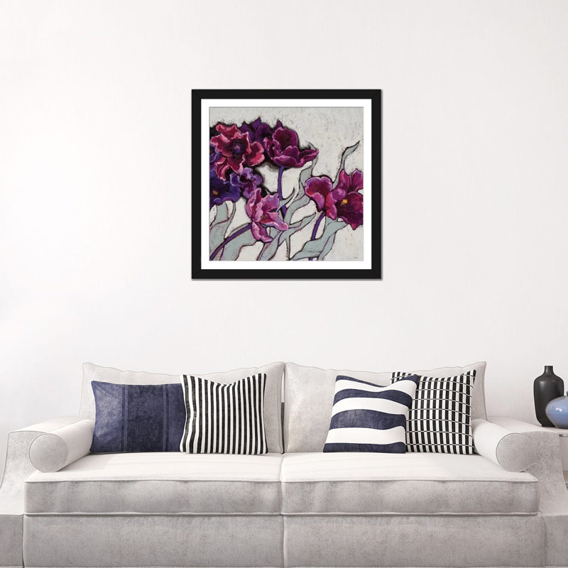 «Ruffled Tulips», reproduction d'art sur toile tendue, H 24 po x l 24 po x P 1 po, Papier d'art encadré noir, Blanc