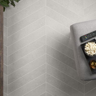 Carrelage de sol et de mur en porcelaine mate 3,93 po x 20,86 po Grava Chevron (6,71 pieds carrés / caisse)