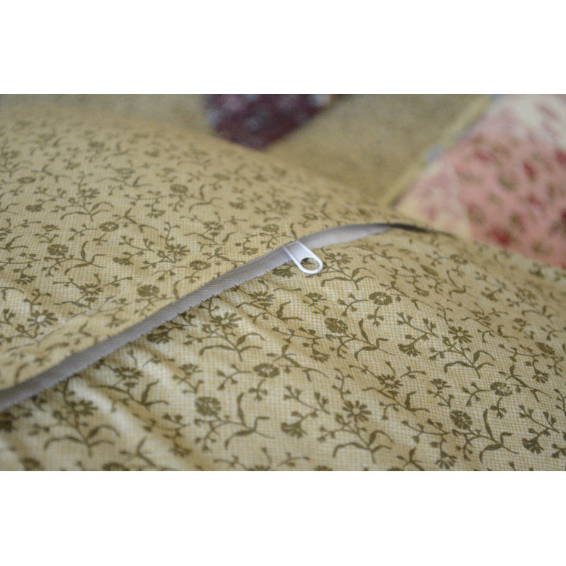 Farmhouse / Country Cotton Floral Quilt, Twin