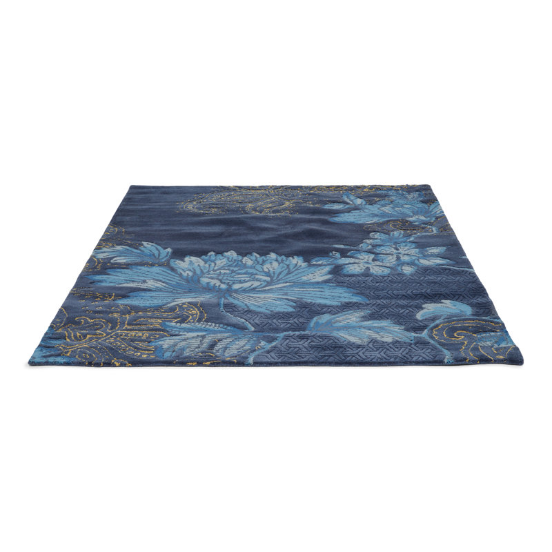 Floral Area Rug in Navy/Gold, Rectangle 5'7" x 7'10"