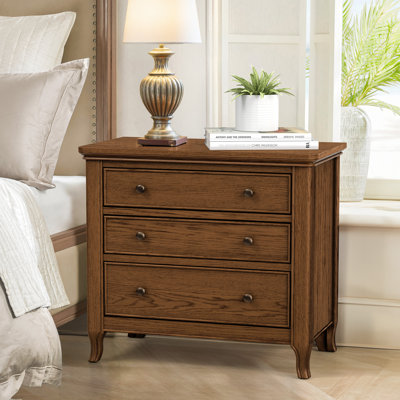 Red Oak Solid Wood Bedroom Set with Red Oak Bed and Matching Nightstands