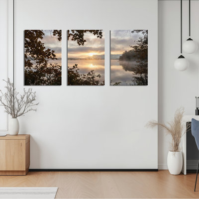 Ensemble de 3 toiles murales représentant un paysage de coucher de soleil sur un lac d'automne