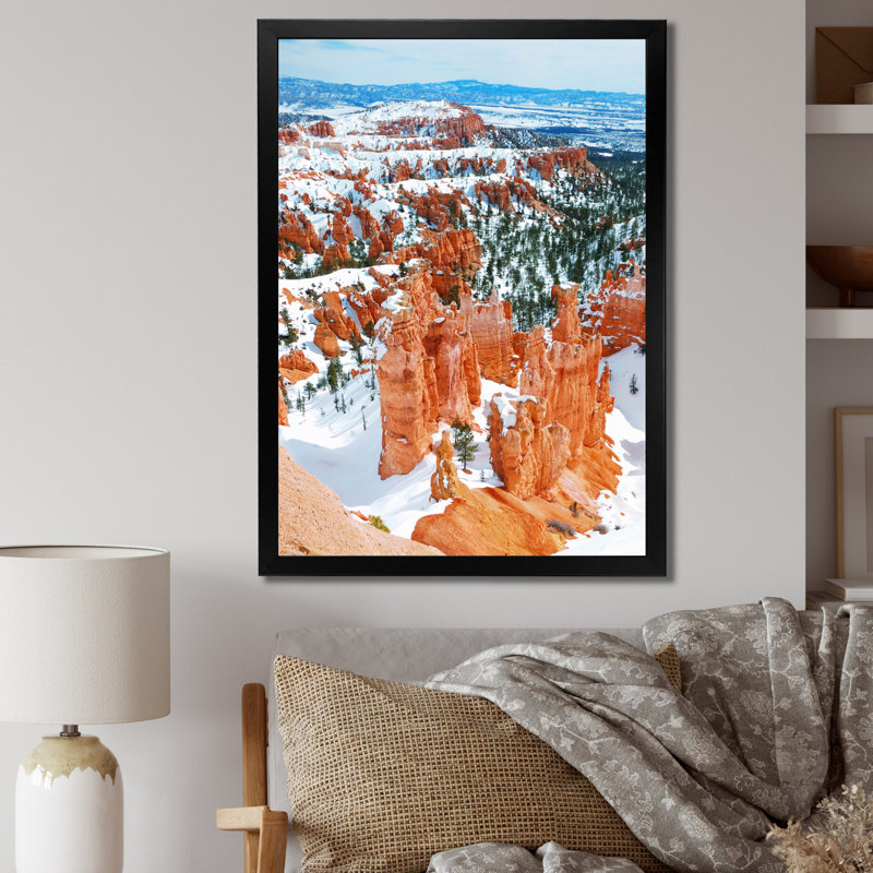 Bryce Canyon in Winter sur impression sur toile, H 40 po x l 30 po x P 1,5 po, Cadre photo noir