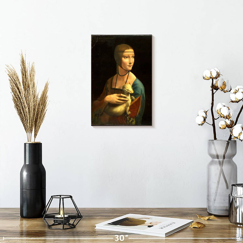 Leisha avec un portrait d'hermine, H 12 po x l 8 po