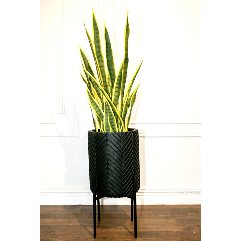 Ellorah Pot Planter