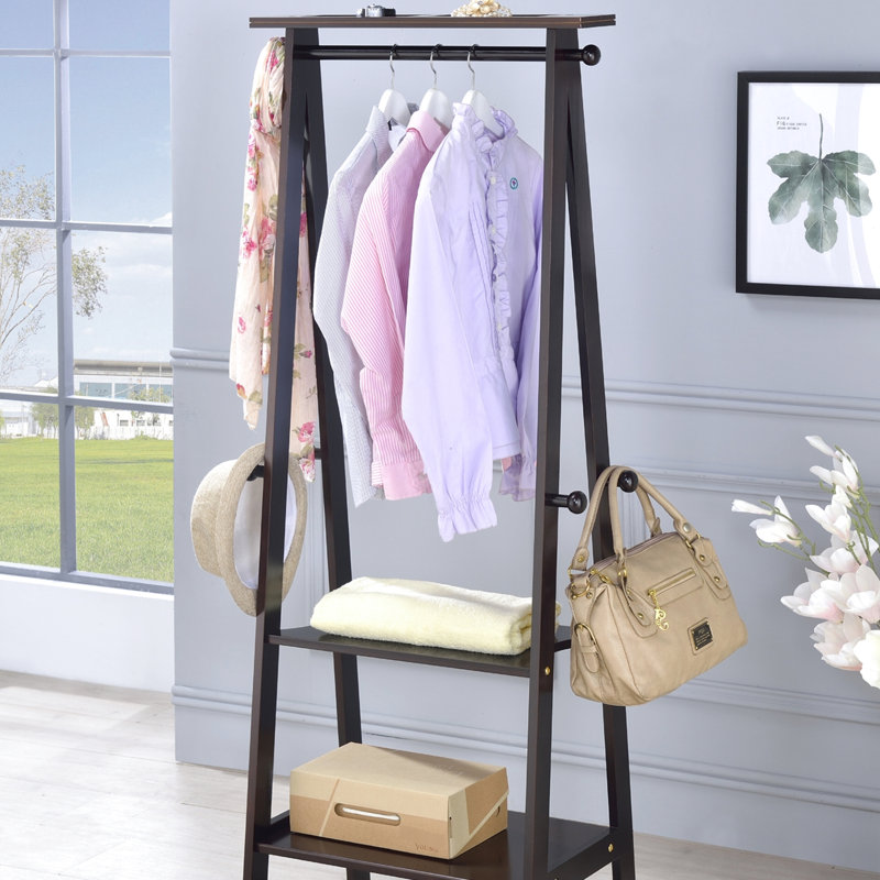 Étagère à vêtements 59 po en bois foncé 59 po, capacité de 75 lb, 3 tablettes, manteau de bois à assembler requis