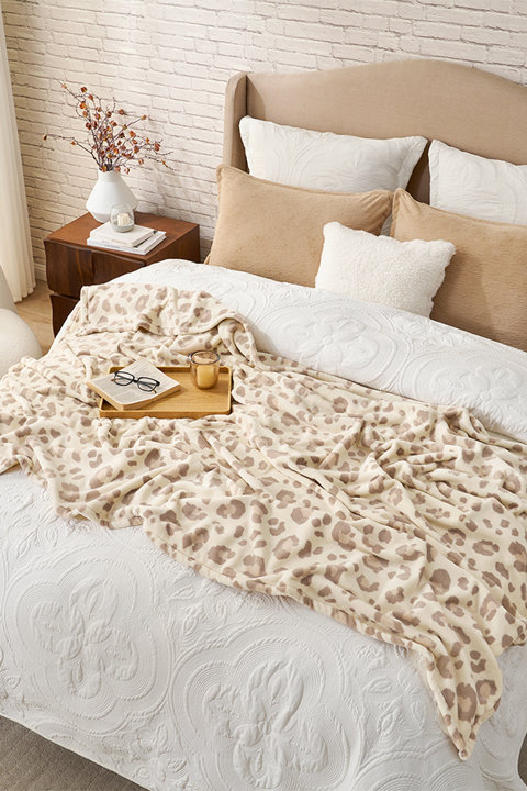 Milky Plush Throw