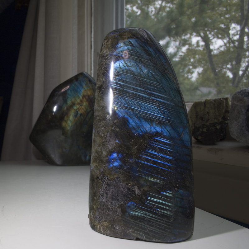 Figurines & Sculptures
