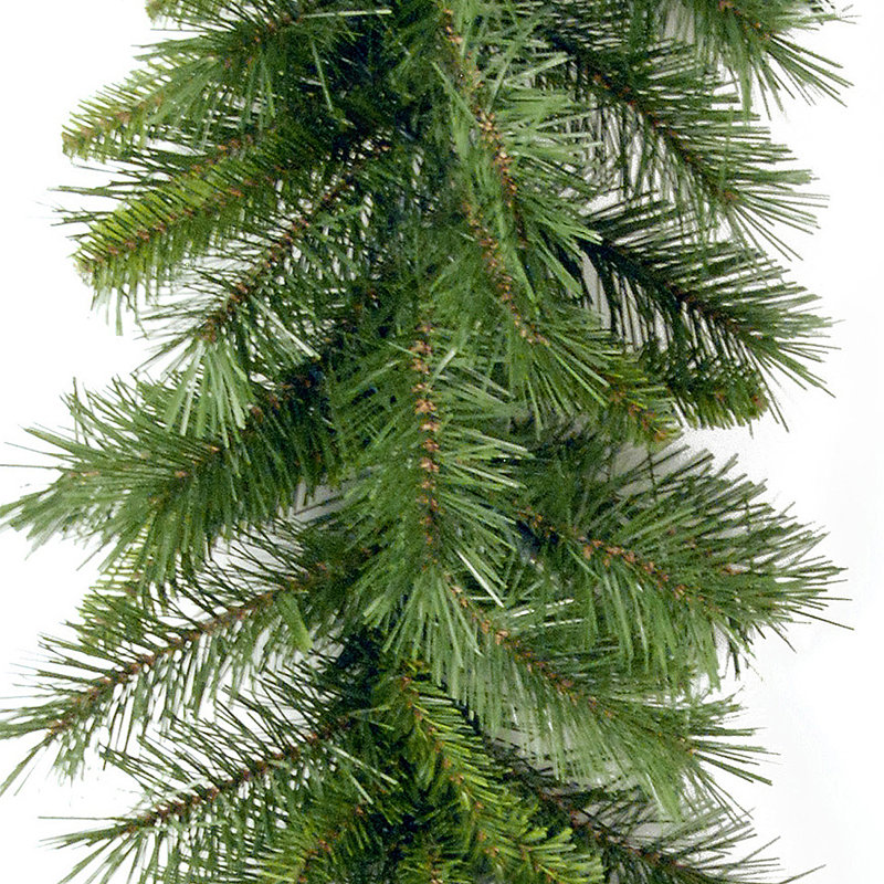Le Holiday Aisle® 9 pi. Guirlande Winchester