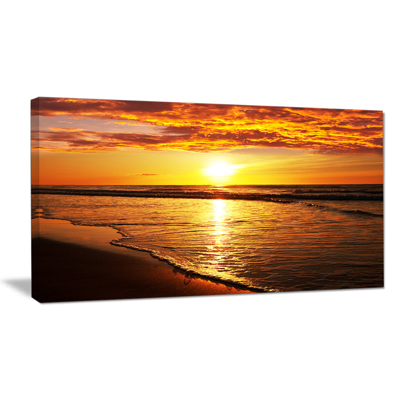 «Bright Yellow Sunset over Waves», impression, H 36 po x l 36 po x P 1 po, Toile tendue