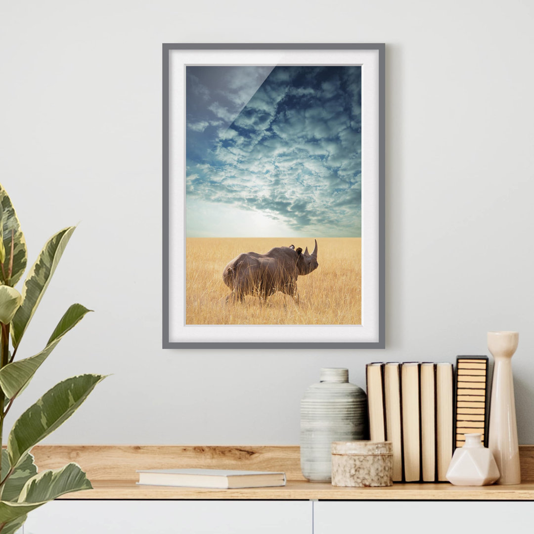 Gerahmtes Poster Nashorn in der Savanne