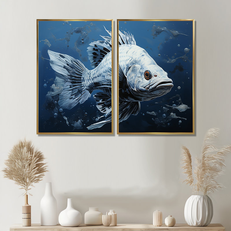 Poisson dans le bleu profond II - impressions sur toile traditionnelles bleues, 36" H x 48" W, Impression encadrée flottante