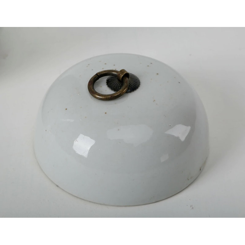 Pot en porcelaine blanc cassé Blum, H 13 po x l 8,5 po x P 8,3 po