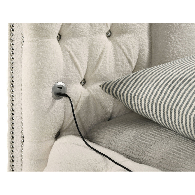 Grand lit rembourré avec rangement, boutons décoratifs en acrylique, charge, capitonnage de style chambre à coucher moderne, caractéristique dramatique
