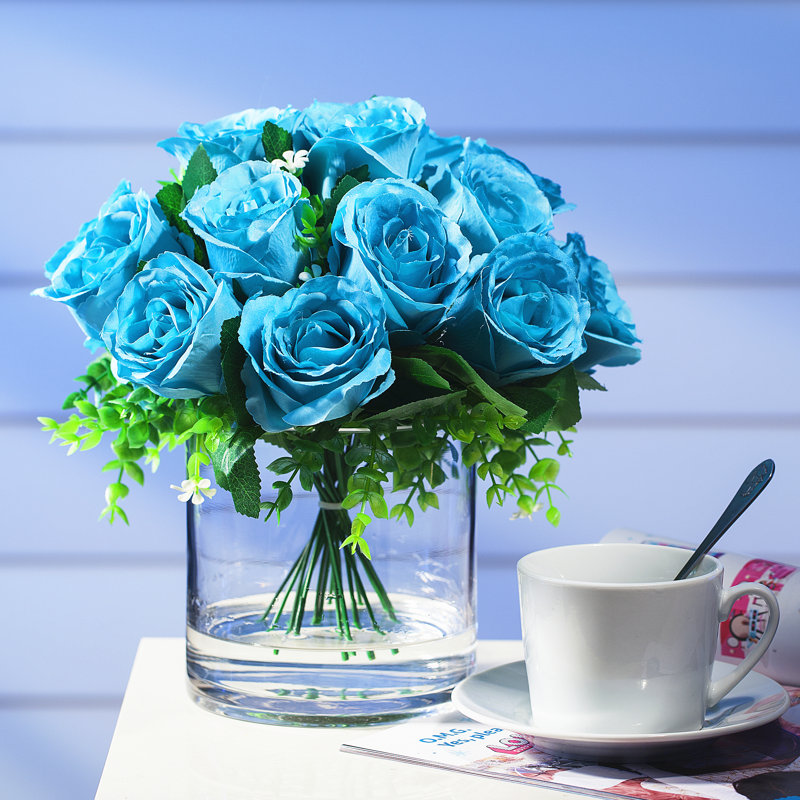 Arrangement floral roses en vase, Turquoise