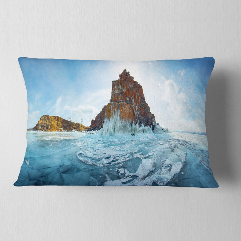 Coussin lombaire avec paysage marin et roches du lac Baïkal